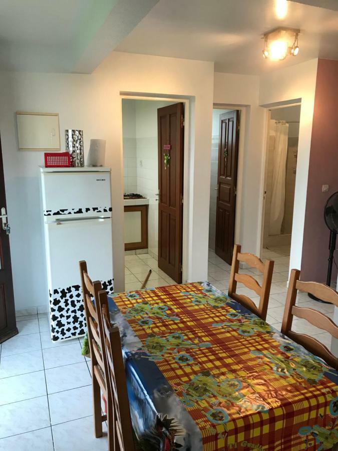 Le Repaire Des Caraibes Apartment ทรัวส์-รีวิแยร์ ภายนอก รูปภาพ